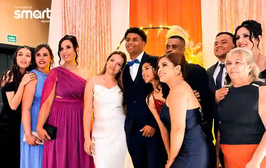 Formandos vivendo um momento real de formatura pela Formatura Smart