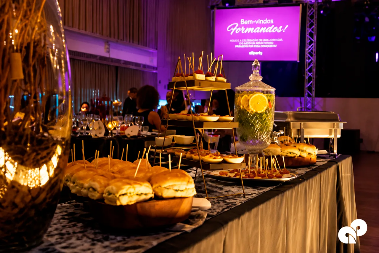 Buffet de boas-vindas preparado para os convidados da formatura
